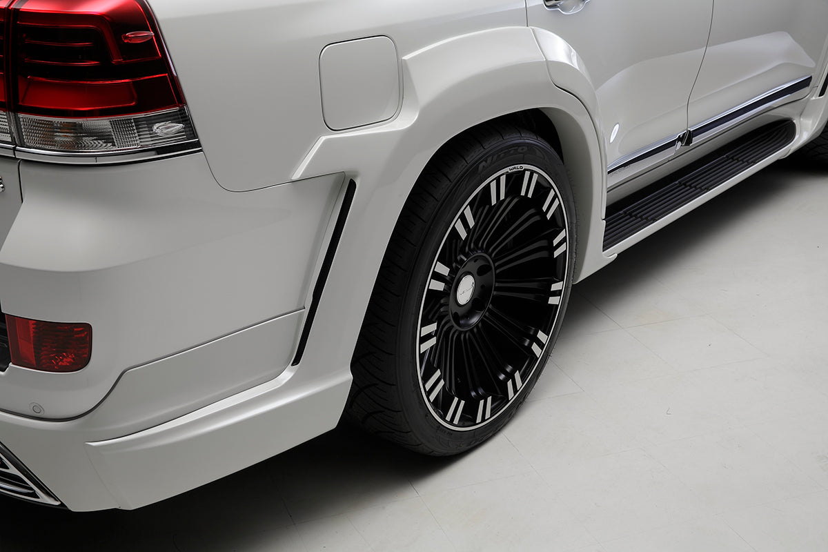 WALD SPORTS LINE BLACK BISON EDITION オーバーフェンダー ランドクルーザー200系